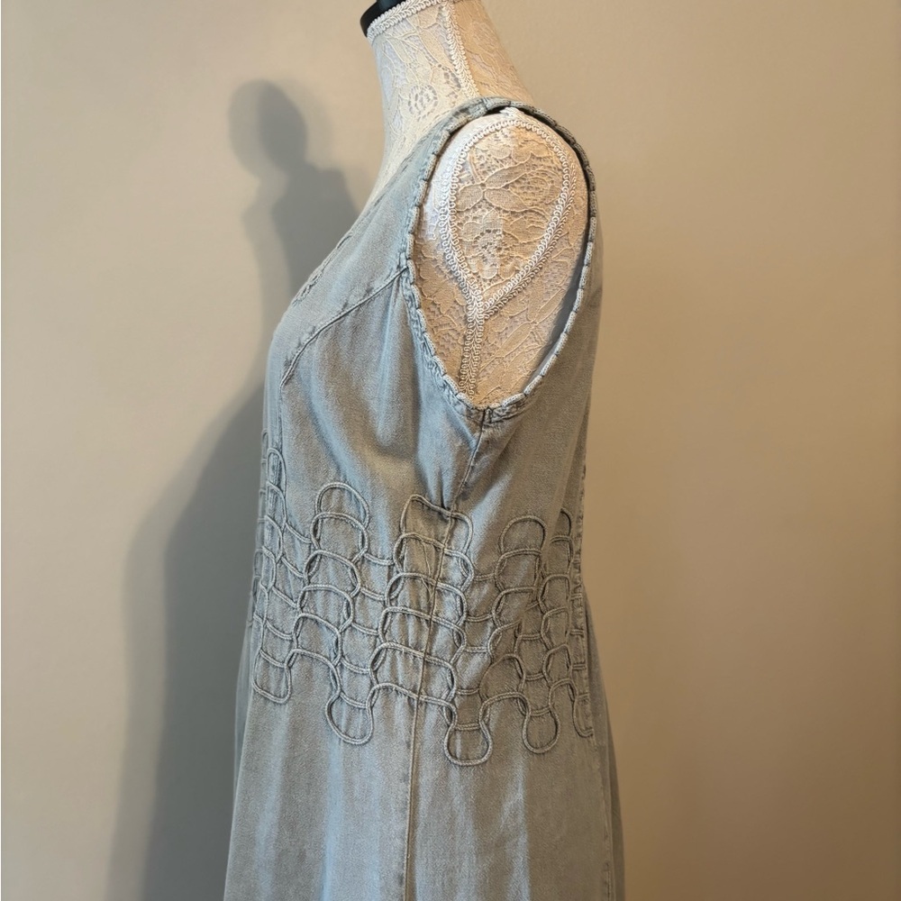 Embroidered Sleeveless Dress - Picture 5 of 12